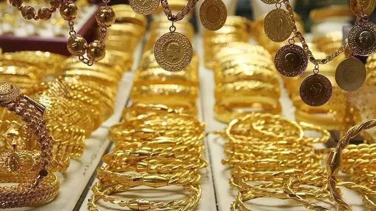 الذهب يخسر 105 جنيهات في شهر بالسوق المصري بعد تراجع أسعاره عالمياً