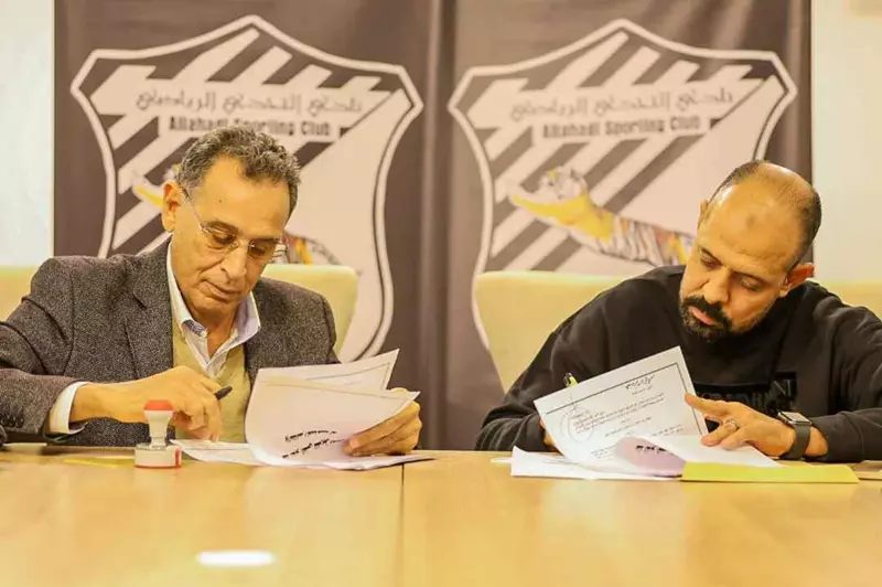 لسلاش ويب: الأهلي يختار النحاس مدربًا مؤقتًا ويمنح شوقي منصبًا فنيًا 2 لسلاش ويب: الأهلي يختار النحاس مدربًا مؤقتًا ويمنح شوقي منصبًا فنيًا