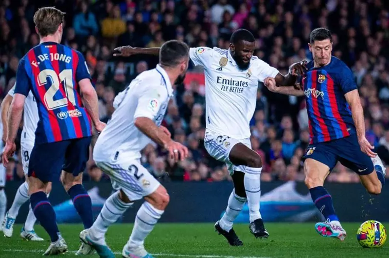 عودة المنافسة بين برشلونة وريال مدريد في كأس الملك بذكريات الماضي 2 عودة المنافسة بين برشلونة وريال مدريد في كأس الملك بذكريات الماضي