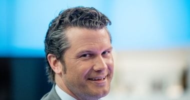 البنتاجون يرد على تقارير حول تبادل وزير الدفاع معلومات عن اليمن عبر "سيجنال" 2 البنتاجون يرد على تقارير حول تبادل وزير الدفاع معلومات عن اليمن عبر “سيجنال”
