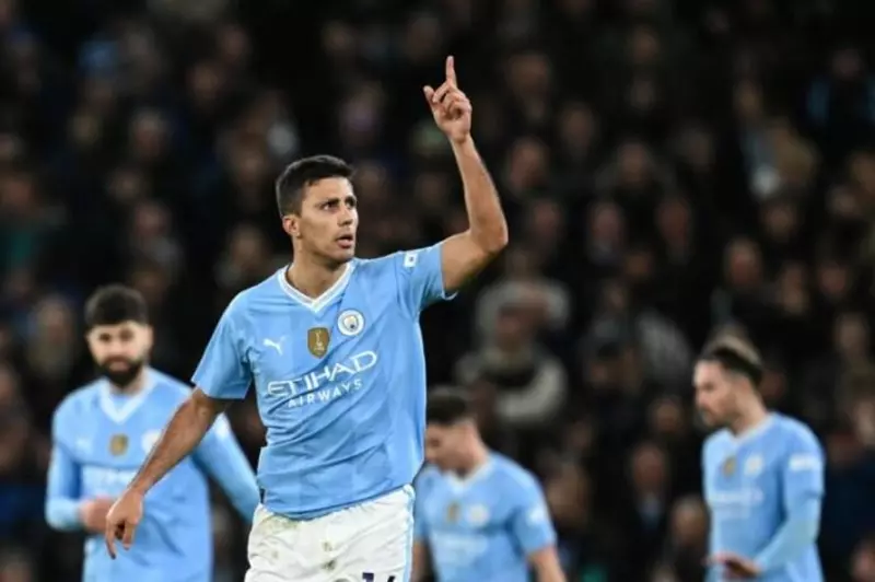 رودري يعود لتدريبات مانشستر سيتي بعد لعب الكرة (فيديو) 2 رودري يعود لتدريبات مانشستر سيتي بعد لعب الكرة (فيديو)