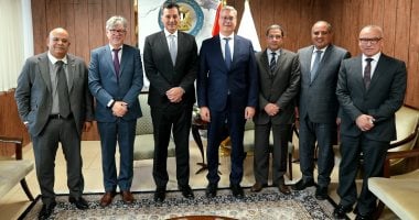 وزير البترول يتباحث مع رئيس انرجين لتسريع التعاون في مناطق الامتياز 2 وزير البترول يتباحث مع رئيس انرجين لتسريع التعاون في مناطق الامتياز