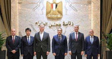 رئيس الوزراء يشارك في توقيع مجموعة من العقود مع مقاول الائتلاف المصري الصيني المشترك 2 رئيس الوزراء يشارك في توقيع مجموعة من العقود مع مقاول الائتلاف المصري الصيني المشترك