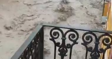 طقس قاسي وأمطار غزيرة تضرب إيطاليا والسلطات تعلن حالة الطوارئ.. فيديو 2 طقس قاسي وأمطار غزيرة تضرب إيطاليا والسلطات تعلن حالة الطوارئ.. فيديو