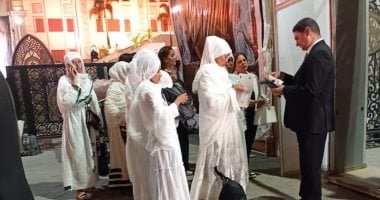 توافد الأقباط إلى الكاتدرائية المرقسية بالعباسية للاحتفال بعيد القيامة 2 توافد الأقباط إلى الكاتدرائية المرقسية بالعباسية للاحتفال بعيد القيامة