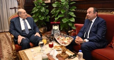 رئيس مجلس الشيوخ يستقبل وزير الأعمال 2 رئيس مجلس الشيوخ يستقبل وزير الأعمال