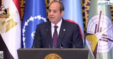 الرئيس السيسي: "لماذا لا نستفيد من بعض المساجد لتعليم أولادنا؟" 2 الرئيس السيسي: “لماذا لا نستفيد من بعض المساجد لتعليم أولادنا؟”