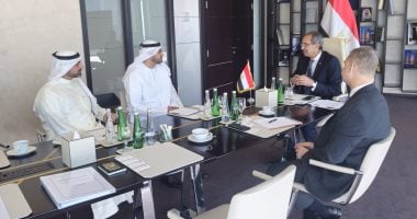 وزير الاتصالات يبحث التعاون في التعهيد وتصنيع الهواتف محلياً 2 وزير الاتصالات يبحث التعاون في التعهيد وتصنيع الهواتف محلياً