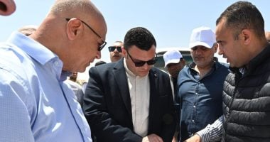 وزير الإسكان يقوم بجولة تفقدية لأعمال تحسين طريق الازدواج وبناء سور منطقة الشانزلزية 2 وزير الإسكان يقوم بجولة تفقدية لأعمال تحسين طريق الازدواج وبناء سور منطقة الشانزلزية