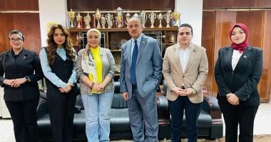 مدرسة في الهرم تستضيف مبادرة "التوعية المستدامة" وتكرم أعضائها 2 مدرسة في الهرم تستضيف مبادرة “التوعية المستدامة” وتكرم أعضائها