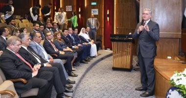 وزير البترول: الشباب هم المحرك نحو مستقبل أفضل 2 وزير البترول: الشباب هم المحرك نحو مستقبل أفضل