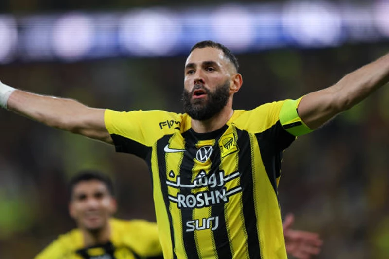 تقارير: بنزيما يحدد مستقبله مع الاتحاد في الصيف القادم 2 تقارير: بنزيما يحدد مستقبله مع الاتحاد في الصيف القادم