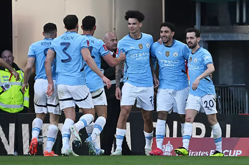 5 أندية تتنافس على 3 مقاعد في دوري الأبطال الإنجليزي 2 5 أندية تتنافس على 3 مقاعد في دوري الأبطال الإنجليزي
