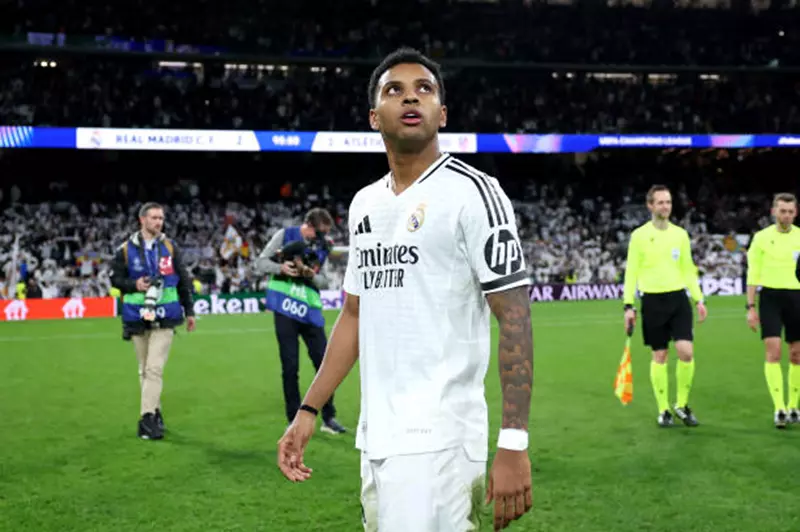 ريال مدريد يوضح لـ لسلاش ويب سبب استبعاد رودريجو من قائمة الفريق لمواجهة سيلتا فيجو 2 ريال مدريد يوضح لـ لسلاش ويب سبب استبعاد رودريجو من قائمة الفريق لمواجهة سيلتا فيجو