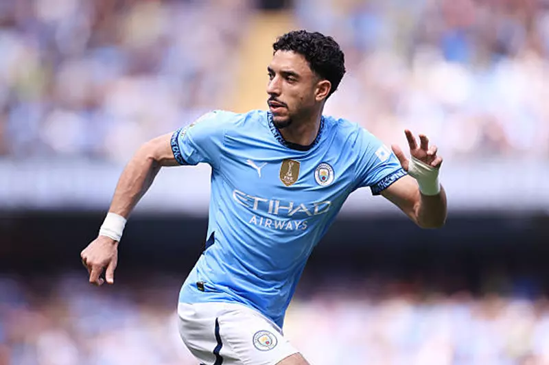 مرموش يسعى لتحقيق هدف جديد مع مانشستر سيتي بعد تخطي المحمدي 2 مرموش يسعى لتحقيق هدف جديد مع مانشستر سيتي بعد تخطي المحمدي