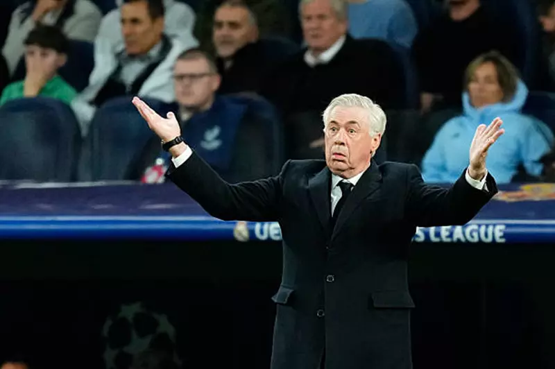 بعد إقالة أنشيلوتي.. ريال مدريد يختار بديلين مؤقتين لقيادة الفريق في مونديال الأندية 2 بعد إقالة أنشيلوتي.. ريال مدريد يختار بديلين مؤقتين لقيادة الفريق في مونديال الأندية