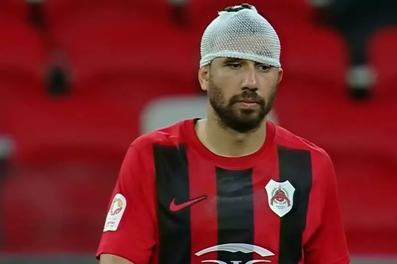 إصابة تريزيجيه في الجولة الأخيرة من الدوري القطري 2 إصابة تريزيجيه في الجولة الأخيرة من الدوري القطري