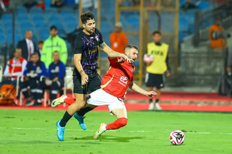 العين الإماراتي يقرر عدم شراء مدافع بورتو البرتغالي 2 العين الإماراتي يقرر عدم شراء مدافع بورتو البرتغالي