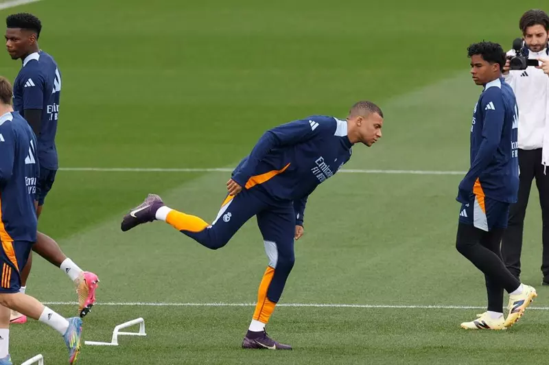 ماركا: مبابي مستعد لكلاسيكو برشلونة في نهائي كأس ملك إسبانيا 2 ماركا: مبابي مستعد لكلاسيكو برشلونة في نهائي كأس ملك إسبانيا