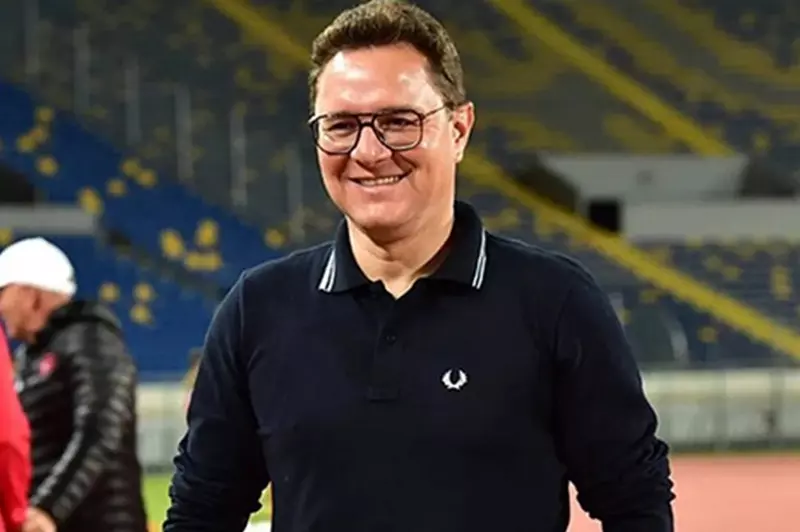 الوداد يعين أمين بنهاشم مدربًا مؤقتًا وقد يستمر في مونديال الأندية 2 الوداد يعين أمين بنهاشم مدربًا مؤقتًا وقد يستمر في مونديال الأندية