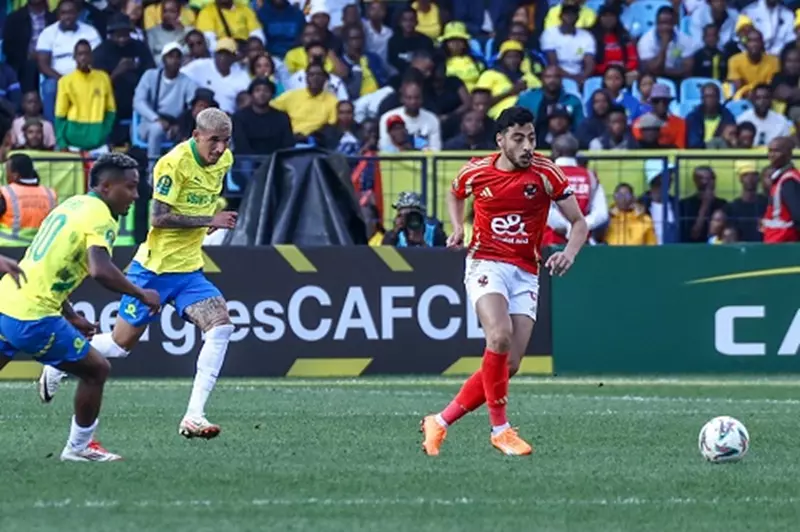 الأهلي يرتدي الزي التقليدي في مباراته ضد صنداونز بدوري أبطال أفريقيا 2 الأهلي يرتدي الزي التقليدي في مباراته ضد صنداونز بدوري أبطال أفريقيا