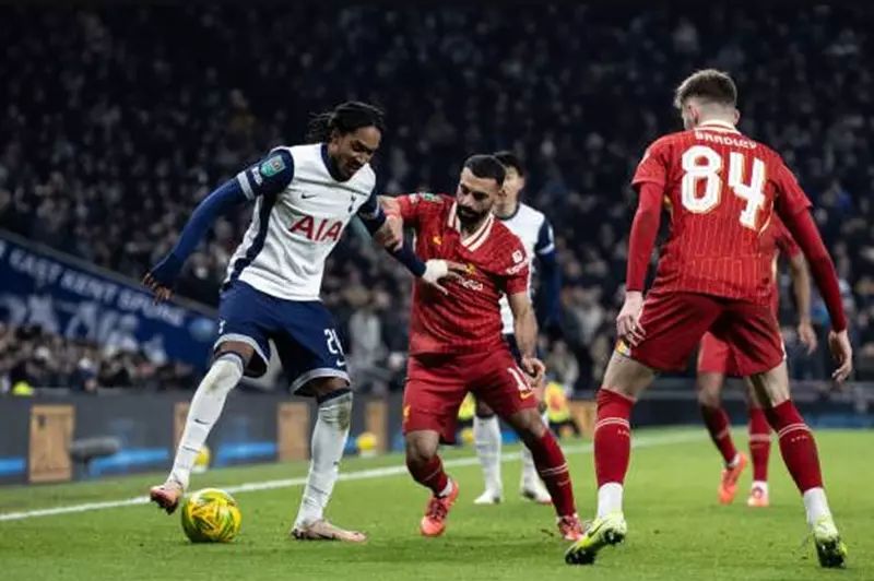 توقيت وقناة مباراة ليفربول ضد توتنهام في الدوري الإنجليزي 2 توقيت وقناة مباراة ليفربول ضد توتنهام في الدوري الإنجليزي