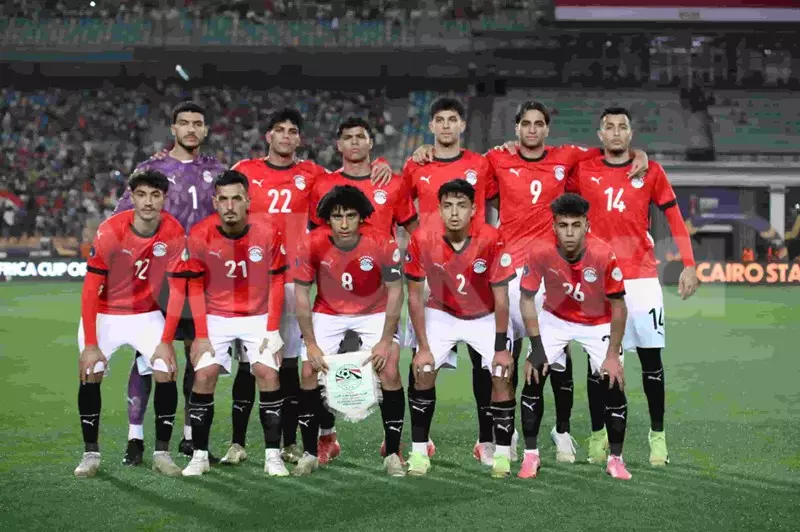 لاعب منتخب مصر للشباب يخضع للبروتوكول الطبي بعد إصابة بالرأس وإغماء ويستريح 6 أيام 2 لاعب منتخب مصر للشباب يخضع للبروتوكول الطبي بعد إصابة بالرأس وإغماء ويستريح 6 أيام