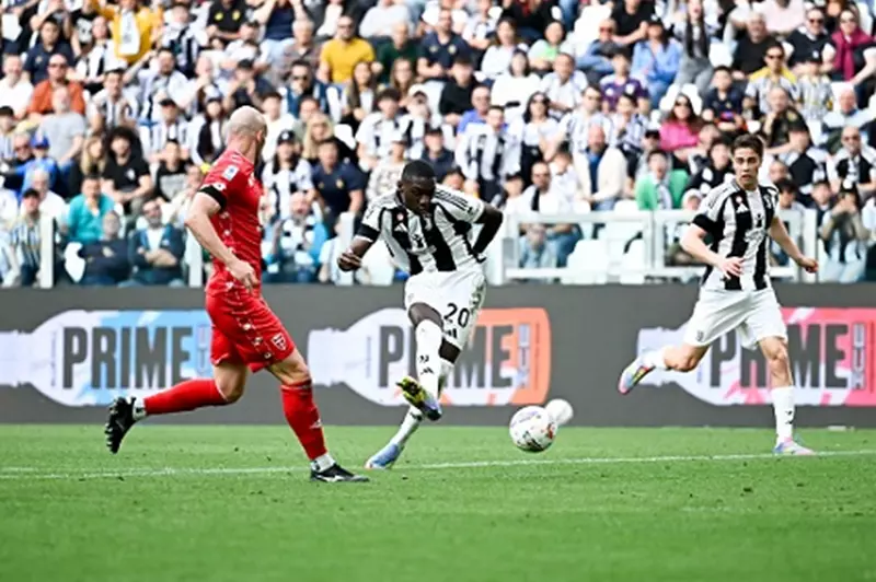 يوفنتوس يتخطى مونزا في الدوري الإيطالي بعشرة لاعبين (فيديو) 2 يوفنتوس يتخطى مونزا في الدوري الإيطالي بعشرة لاعبين (فيديو)