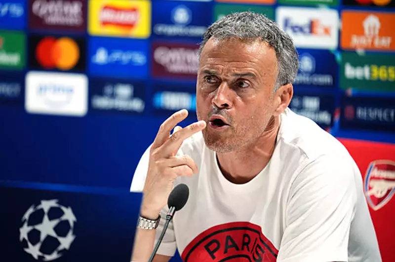 إنريكي: باريس وأرسنال متشابهان.. ونصف نهائي دوري أبطال أوروبا كأي مباراة أخرى 2 إنريكي: باريس وأرسنال متشابهان.. ونصف نهائي دوري أبطال أوروبا كأي مباراة أخرى