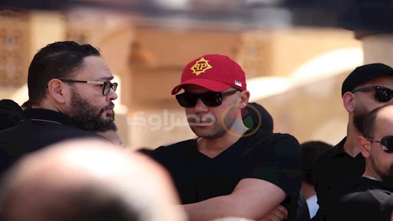 بالصور: محمد إمام في جنازة سليمان عيد 2 بالصور: محمد إمام في جنازة سليمان عيد
