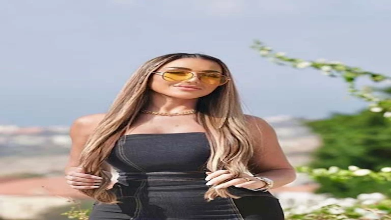 سارة سلامة تتألق بفستان أنيق في أحدث إطلالة لها (صور) 2 سارة سلامة تتألق بفستان أنيق في أحدث إطلالة لها (صور)