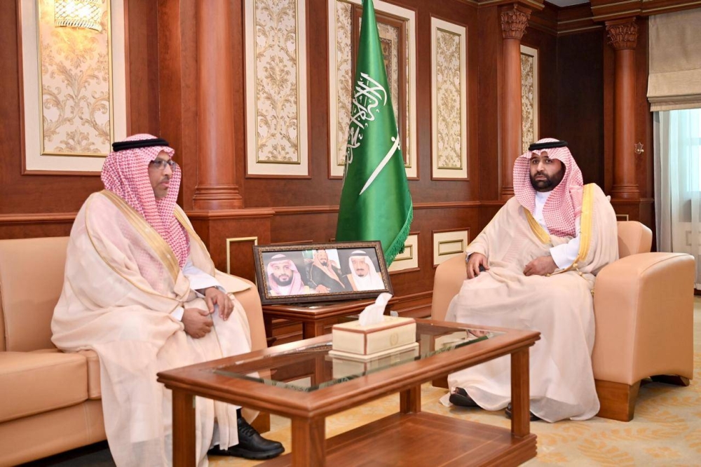 نائب أمير جازان يضع حجر الأساس لـ42 مشروعاً بتكلفة 589 مليون ريال 2 نائب أمير جازان يضع حجر الأساس لـ42 مشروعاً بتكلفة 589 مليون ريال