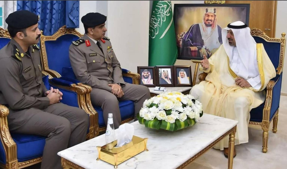 أمير نجران يتفقد تقرير المرور خلال أسبوع المرور الخليجي 2 أمير نجران يتفقد تقرير المرور خلال أسبوع المرور الخليجي