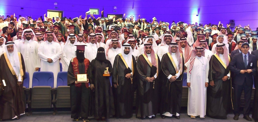 نائب أمير نجران يشارك في حفل تخريج طلاب التدريب التقني 2 نائب أمير نجران يشارك في حفل تخريج طلاب التدريب التقني