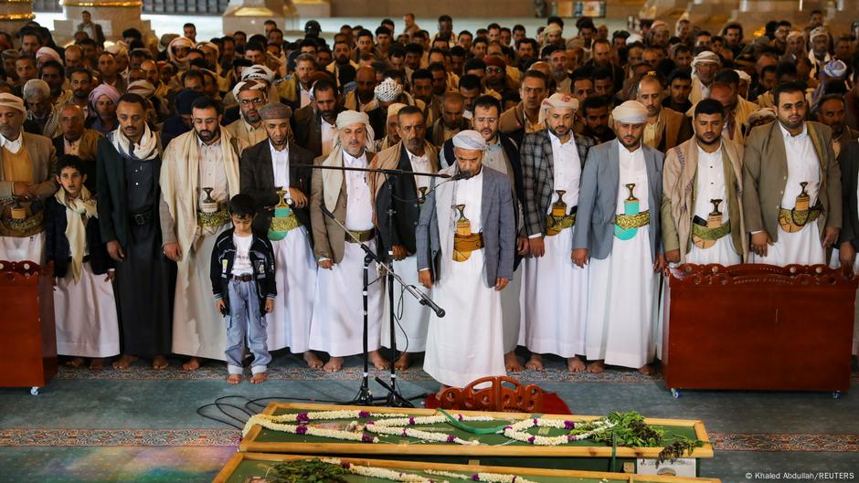 اليمن: الحوثيون يعلنون زيادة عدد القتلى جراء الغارات الأمريكية 2 اليمن: الحوثيون يعلنون زيادة عدد القتلى جراء الغارات الأمريكية
