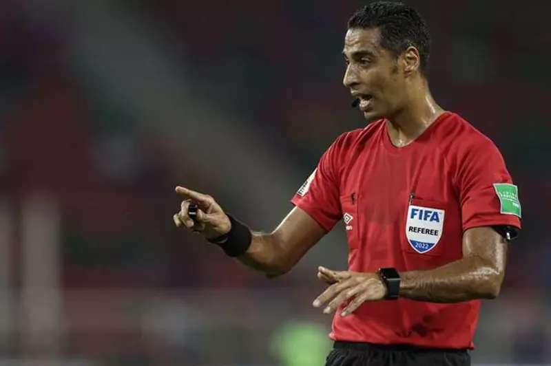 أمين عمر حكم لمباراة المصري والزمالك 2 أمين عمر حكم لمباراة المصري والزمالك