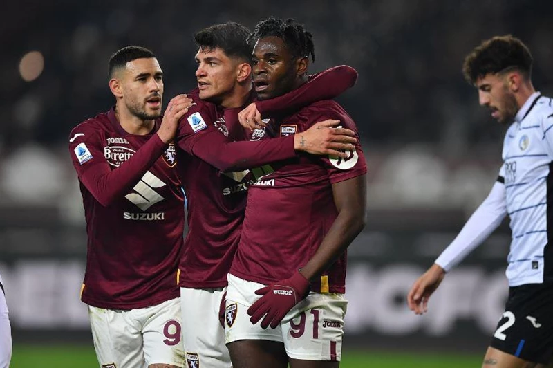 تعادل مثير بين تورينو وفينيزيا في الدوري الإيطالي 2 تعادل مثير بين تورينو وفينيزيا في الدوري الإيطالي