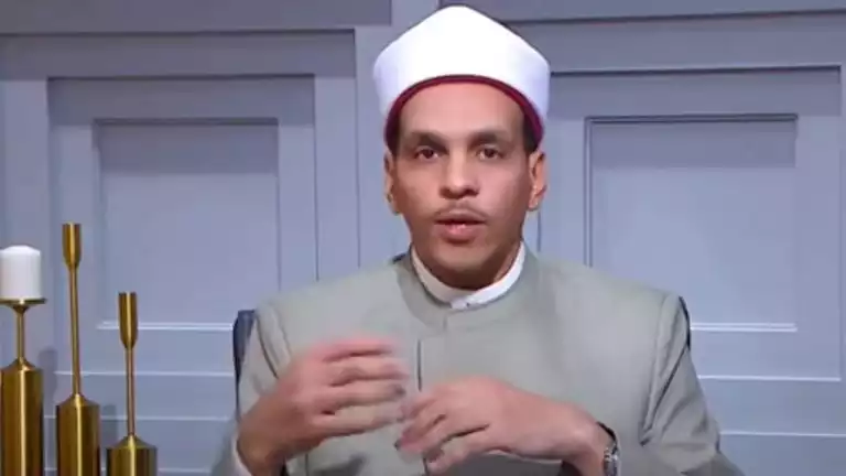 أمين الفتوى يشرح أحكام صلاة الجنازة ويفيد بجواز أدائها بالحذاء بشرط 2 أمين الفتوى يشرح أحكام صلاة الجنازة ويفيد بجواز أدائها بالحذاء بشرط