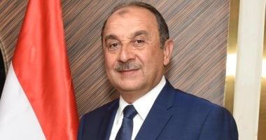وزير قطاع الأعمال العام يهنئ موظفي المصانع والشركات بمناسبة عيد العمال 2 وزير قطاع الأعمال العام يهنئ موظفي المصانع والشركات بمناسبة عيد العمال