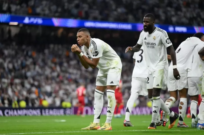 مبابي وفينيسيوس مستعدان لمواجهة ريال مدريد ضد سيلتا فيغو 2 مبابي وفينيسيوس مستعدان لمواجهة ريال مدريد ضد سيلتا فيغو