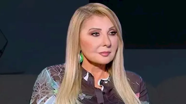 نادية الجندي تتألق بفستان قصير في أحدث ظهور لها وجمهورها يتفاعل 2 نادية الجندي تتألق بفستان قصير في أحدث ظهور لها وجمهورها يتفاعل