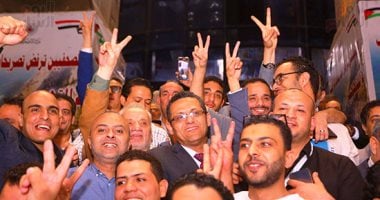 خالد البلشى يُنتخب نقيبًا للصحفيين لولاية ثانية في انتخابات التجديد النصفى تفاصيل الانتخابات وصور من الحدث 2 خالد البلشى يُنتخب نقيبًا للصحفيين لولاية ثانية في انتخابات التجديد النصفى
تفاصيل الانتخابات وصور من الحدث