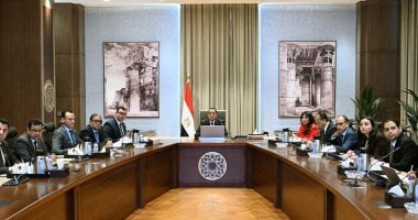 رئيس الوزراء يناقش مع وزير الإسكان مجموعة من قضايا الوزارة الهامة 2 رئيس الوزراء يناقش مع وزير الإسكان مجموعة من قضايا الوزارة الهامة