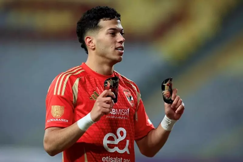 إمام عاشور يتألق بتسجيل هدفين ويقود الأهلي لفوز ساحق على المصري 2 إمام عاشور يتألق بتسجيل هدفين ويقود الأهلي لفوز ساحق على المصري