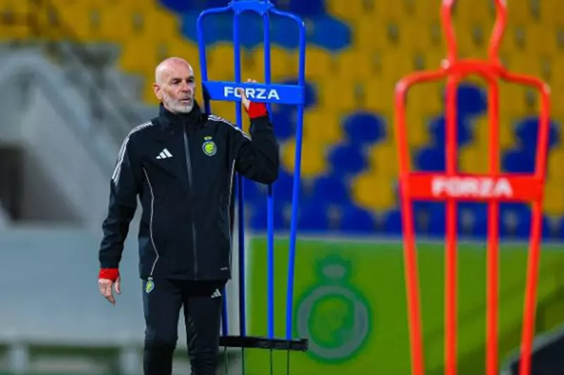 بيولي يلوح برحيله عن النصر ويستعد للعودة إلى الدوري الإيطالي 2 بيولي يلوح برحيله عن النصر ويستعد للعودة إلى الدوري الإيطالي