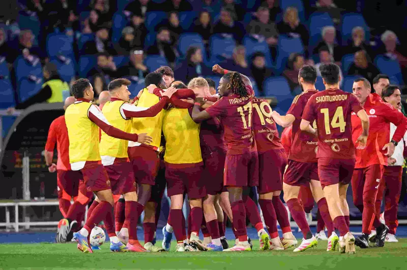 روما يتغلب على فيورنتينا ويحقق المركز الرابع في الدوري الإيطالي 2 روما يتغلب على فيورنتينا ويحقق المركز الرابع في الدوري الإيطالي