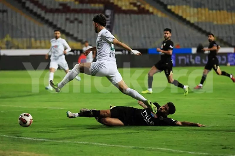 أهداف ملغاة ورسائل للجماهير في مباراة المصري والزمالك بالدوري - لقطات وصور وفيديو 2 أهداف ملغاة ورسائل للجماهير في مباراة المصري والزمالك بالدوري – لقطات وصور وفيديو