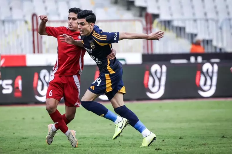الأهلي يواجه حرس الحدود في مباراة مصيرية ضمن صراع اللقب 2 الأهلي يواجه حرس الحدود في مباراة مصيرية ضمن صراع اللقب