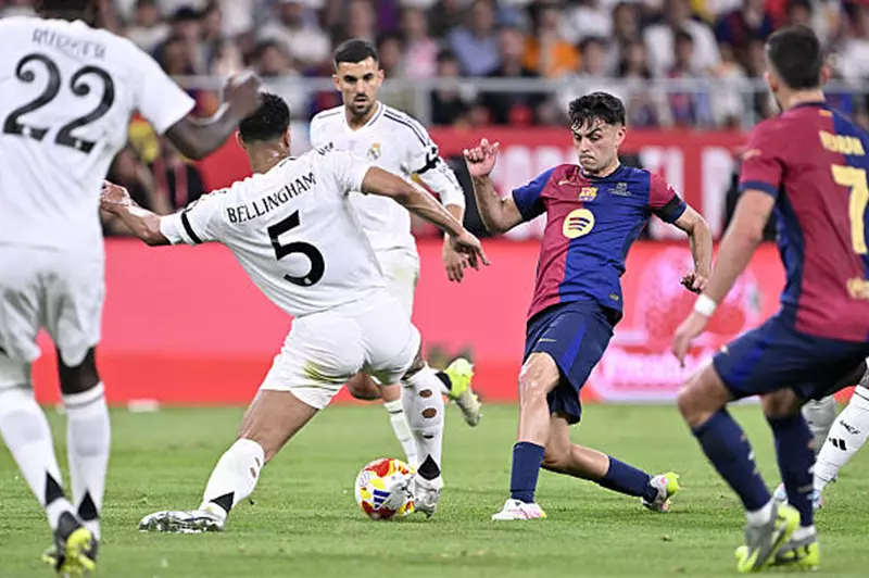 برشلونة يتطلع إلى هدية من سيلتا فيجو للاحتفال بلقب الليجا بعد انتصاره على بلد الوليد 2 برشلونة يتطلع إلى هدية من سيلتا فيجو للاحتفال بلقب الليجا بعد انتصاره على بلد الوليد
