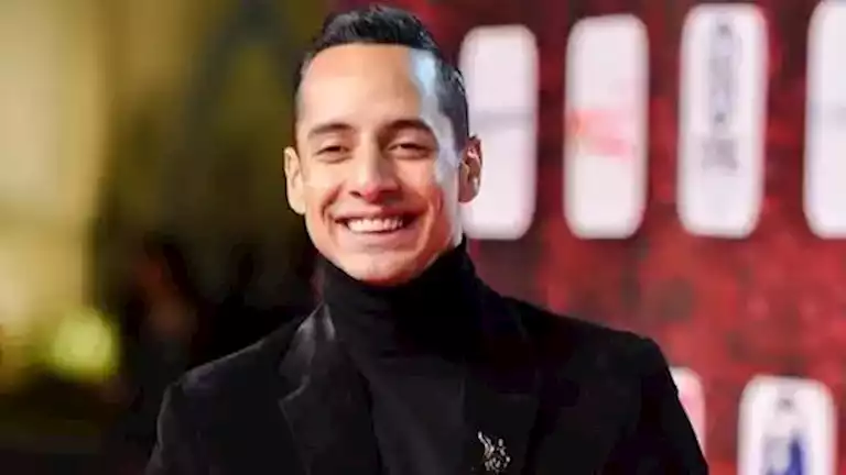 عمرو وهبة يشارك جمهوره لحظات مرحة على السوشيال ميديا ببدلته الجديدة 2 عمرو وهبة يشارك جمهوره لحظات مرحة على السوشيال ميديا ببدلته الجديدة
